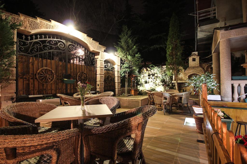 Villa Alexander Skopje Ngoại thất bức ảnh