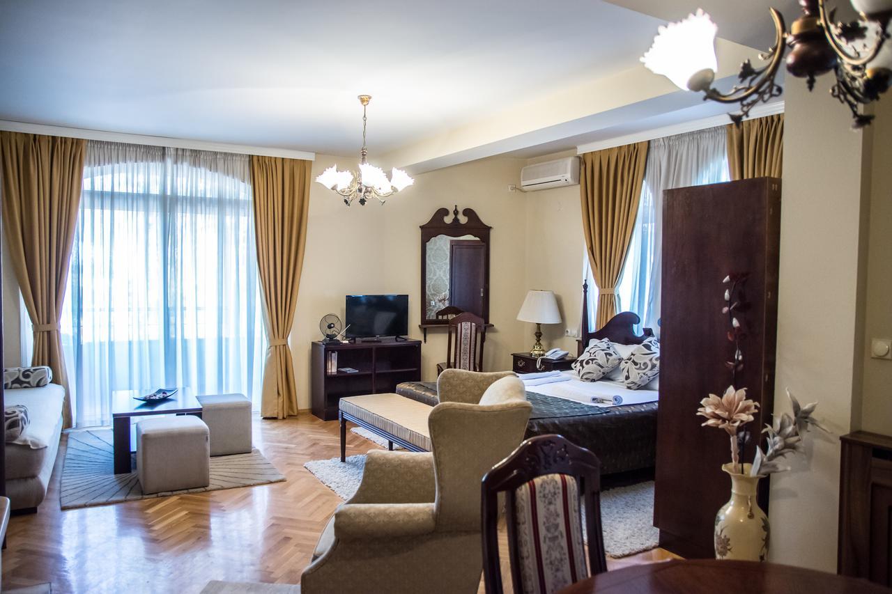 Villa Alexander Skopje Ngoại thất bức ảnh